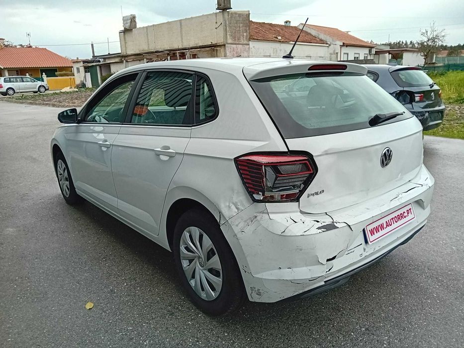 VW Polo 1.0 - Nacional ( pequeno sinistro )