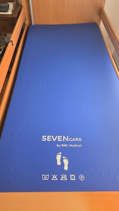 Cama articulada elétrica e elevatória