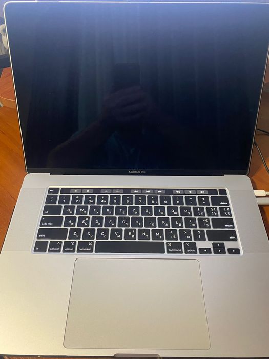 Продам MacBook Pro 16