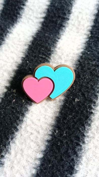 Pin Jibbitz Dois Corações para Crocs