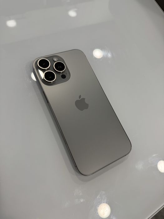Продам iPhone 16 Pro Max 256 GB Natural Titanium