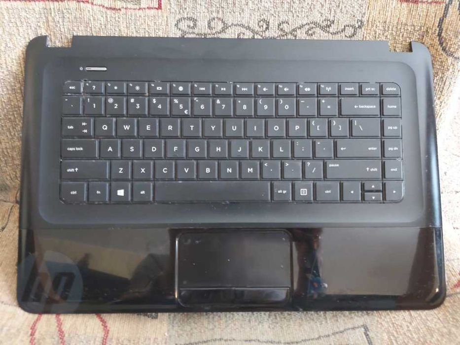 Klapa ,ramka, palmrest laptop HP 2000 komplet