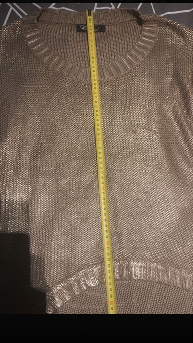 Sweter złoty śliczny r. S ze zlotą nitką