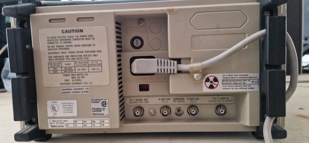 Osciloscópio Tektronix 2445B 150MHz