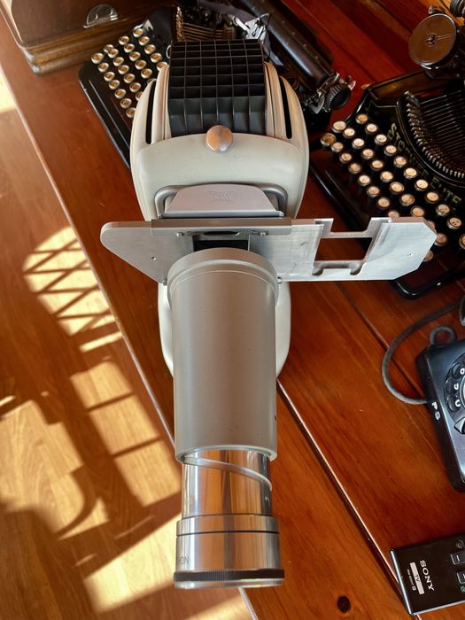 Projetor de diapositivos Noris