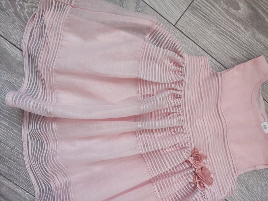 Różowa elegancka sukienka H&M 86