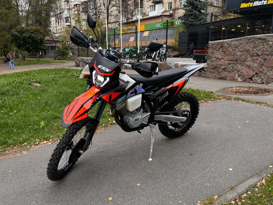 Мотоцикл ESX 250 Lite II