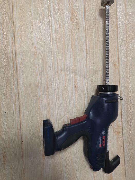 Pistolet do mas i silikonu GCG 18V-600 BOSCH (korpus)