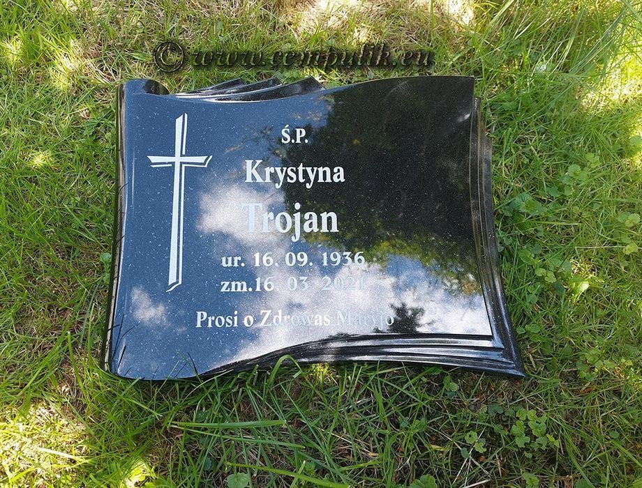 Granitowy papirus z napisem - czarny granit