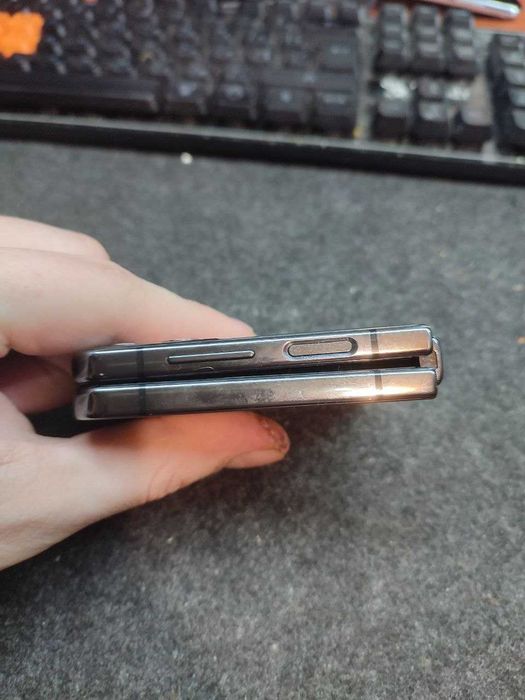 Samsung Galaxy Z Flip 4 128 F-721B