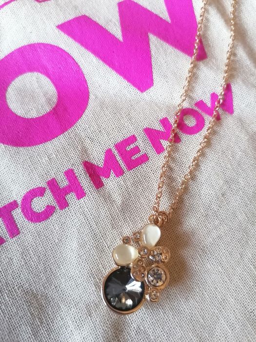 Colar + brincos iguais (inclui caixa)