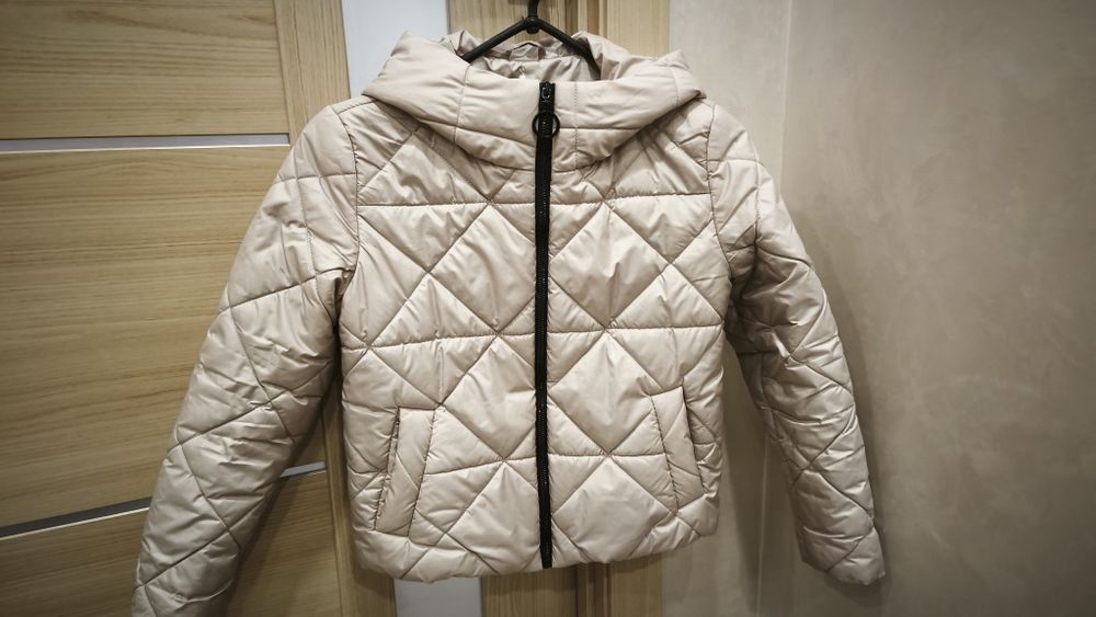 Весняна курточка для дівчинки