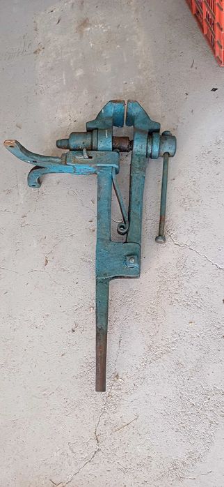 TORNO BANCADA EM FERRO FORJADO