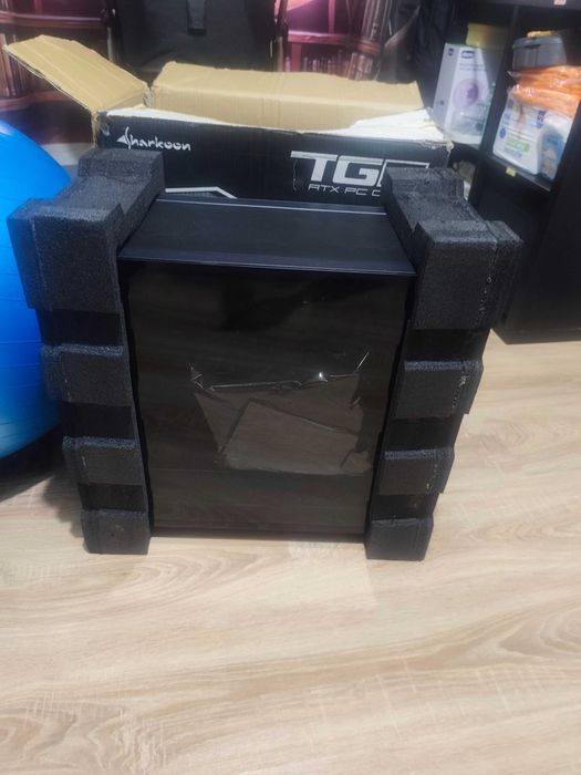 Caixa computador vidro temperado