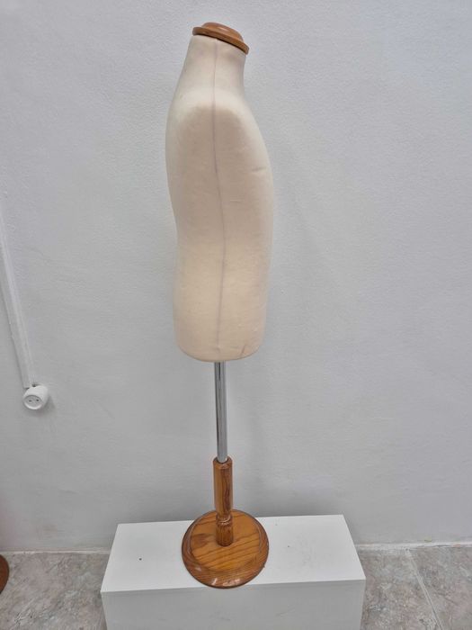 Busto/manequim criança - Mais bustos e manequins disponíveis