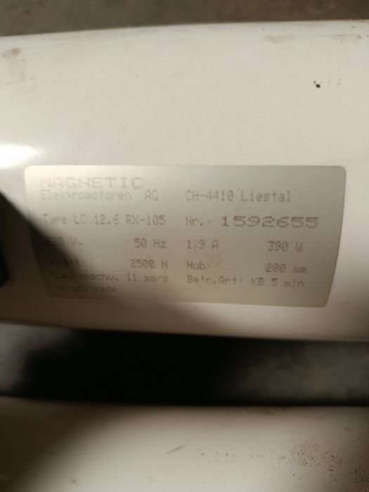 Лінійний актуатор 220в