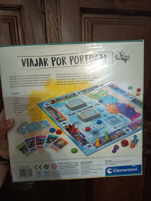 Jogo de tabuleiro "Viajar por Portugal"