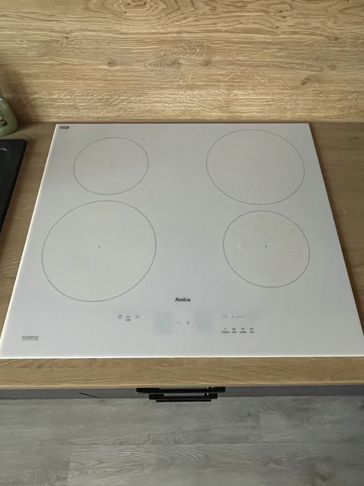 Plyta Indukcyjna Amica Biala