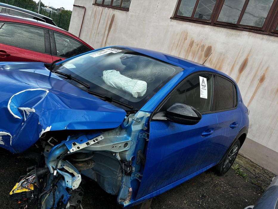 Шрот розборка запчастини Пежо Peugeot 208 e електро