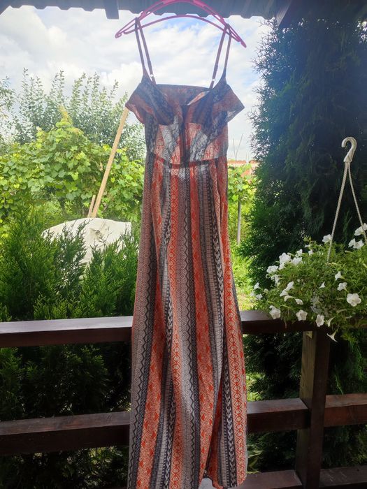 Неймовірно гарна та легка сукня