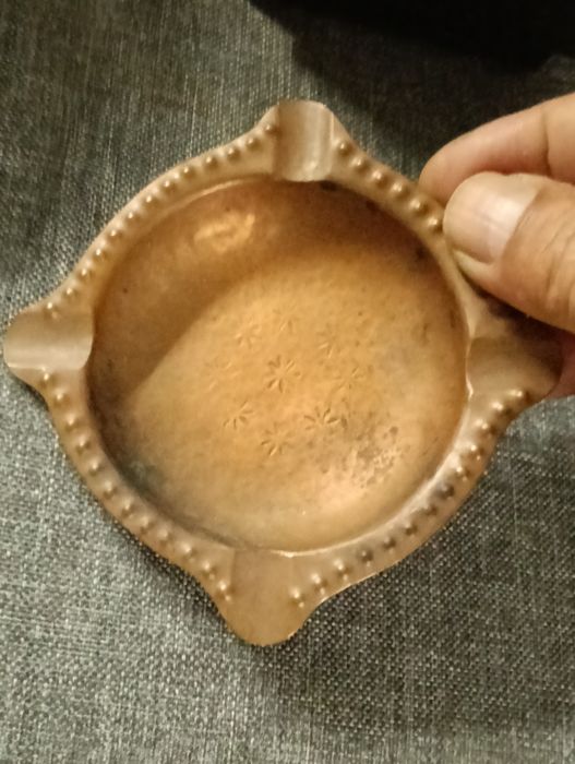 Cinzeiro pequeno de cobre