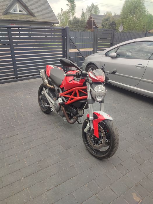 Ducati monster 696