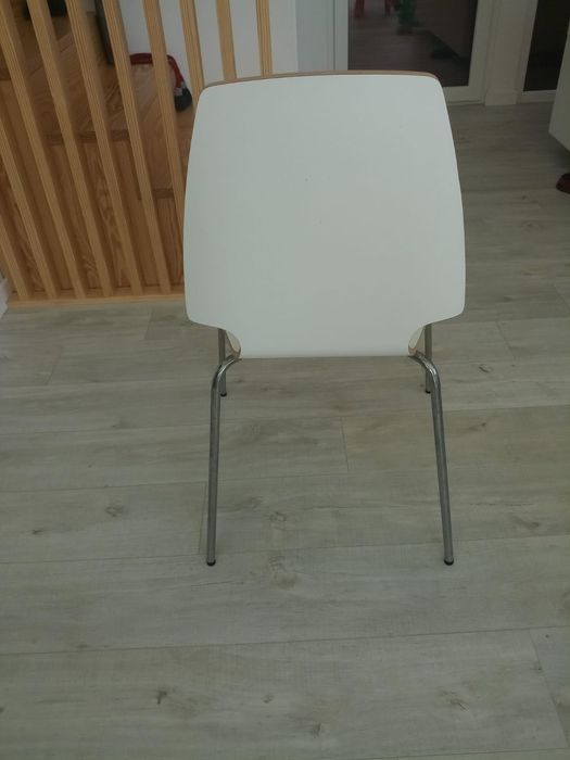 Cadeiras ikea brancas