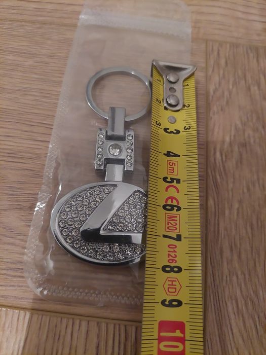 Diamentowy brelok do kluczy Lexus