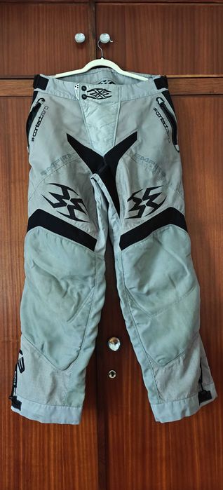 Calças Empire Contact Zero