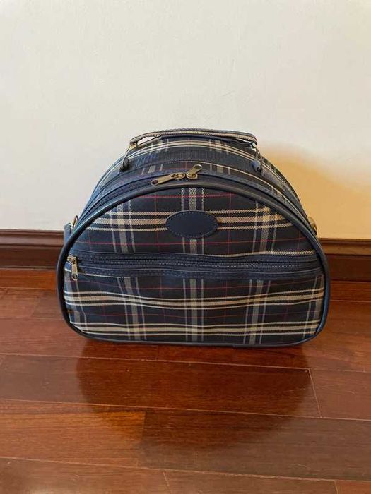 2 malotes de viagem/ necessaires