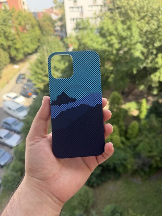Sprzedam  etui na iPhone 12 / 12 Pro