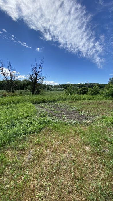 Хатинка + Струмок, с. Красне Перше, м. Обухів 3км, м. Київ 35км.