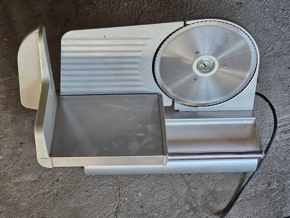 Krajalnica elektryczna Clatronic MA 2964 metalowa, sprawna