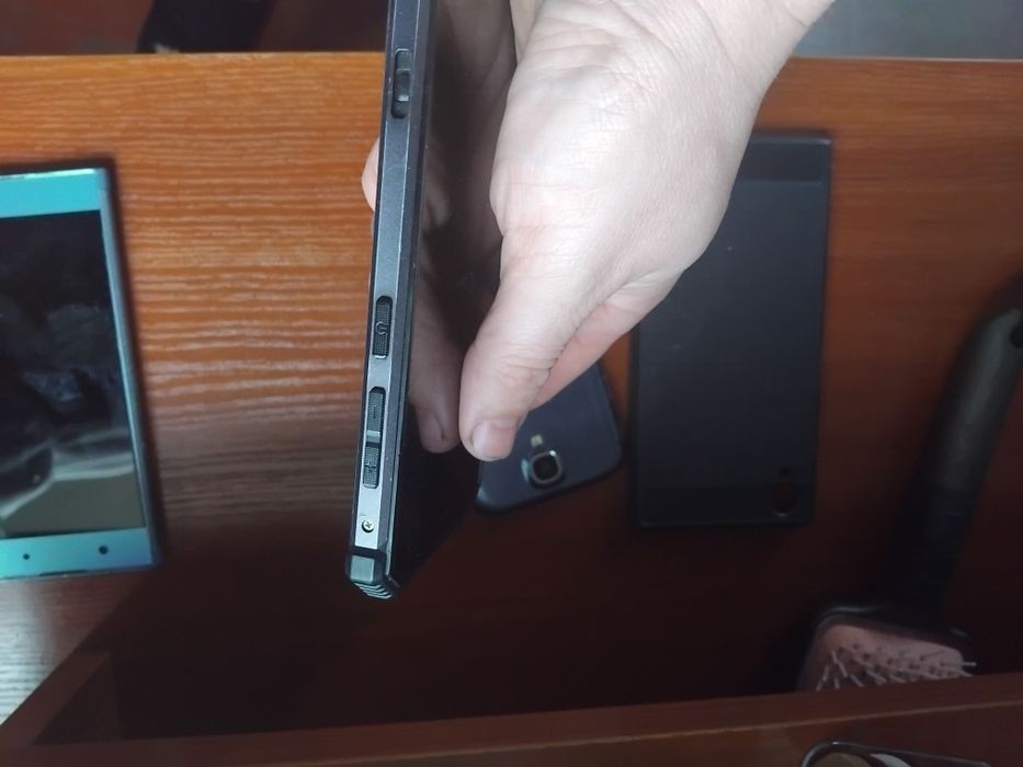 Продам смартфони