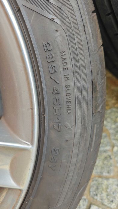 Jantes Volvo com pneus
