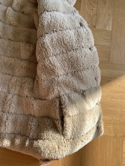 Dwustronna kurtka zimowa  krótka z kapturem beżowa Guess S