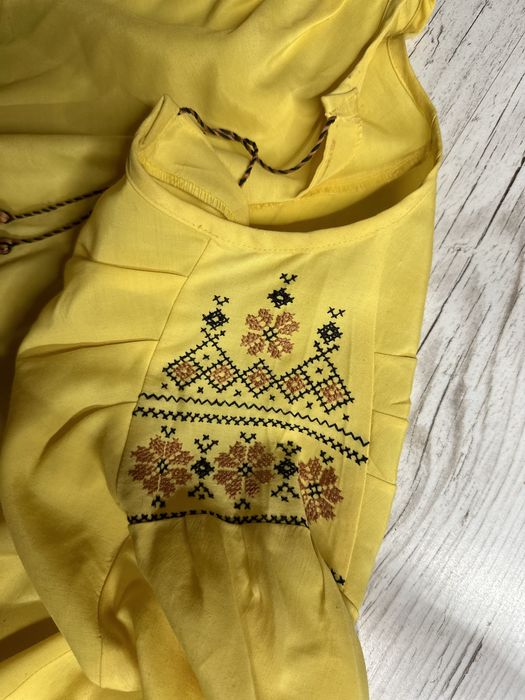 Вишиванка стильна