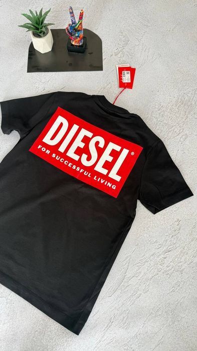 Чоловіча мужская Футболка Diesel  чорний та білий