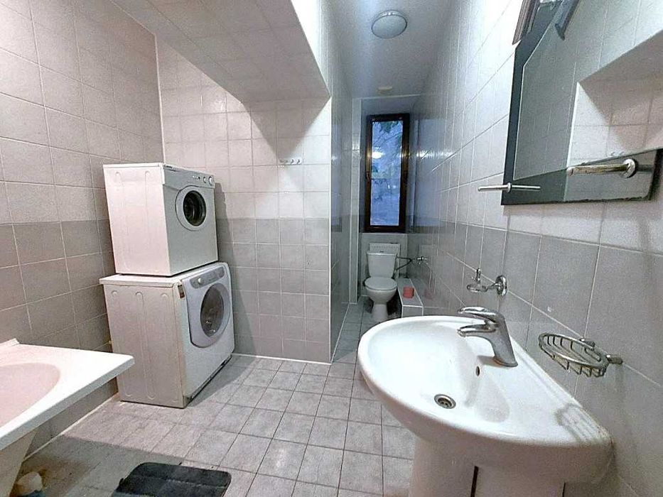 Екатерининская пл.: сдам просторную 2к квартиру в историческом центре!