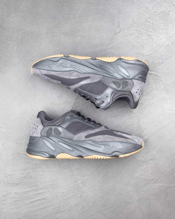 Кросівки Yeezy Boost 700 Utility Black