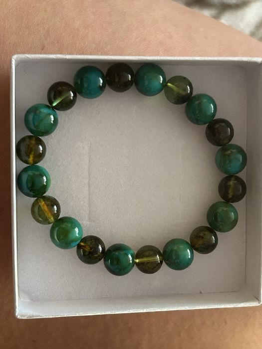 Bransoletka z barwionych bursztynów zielona