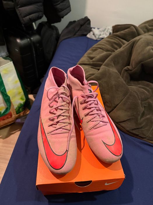 Chuteira Nike mercurial