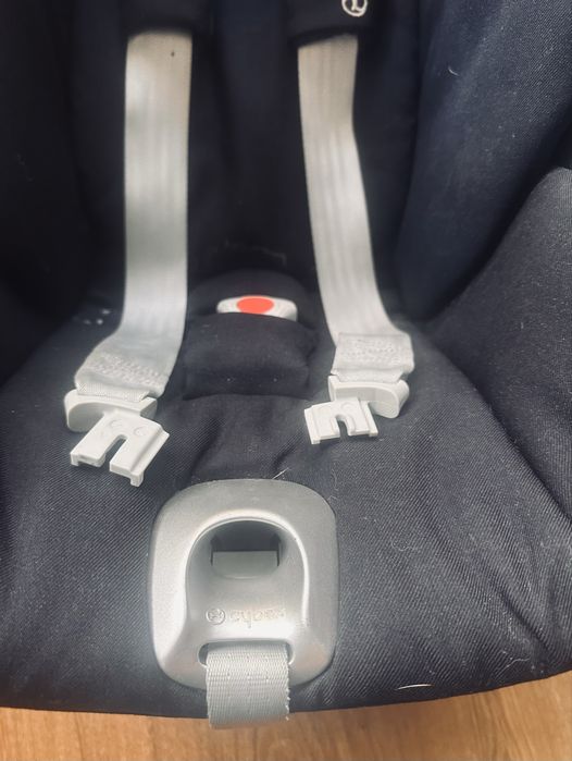 Fotelik samochodowy z baza cybex