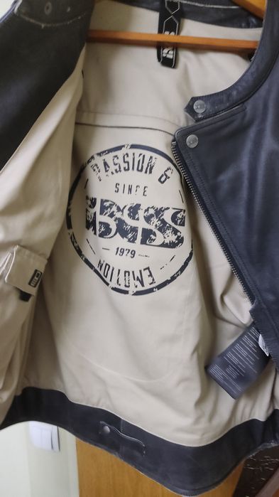 Кожаная мотокуртка IXS.