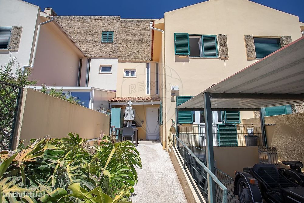 T3 Detached House for Sale