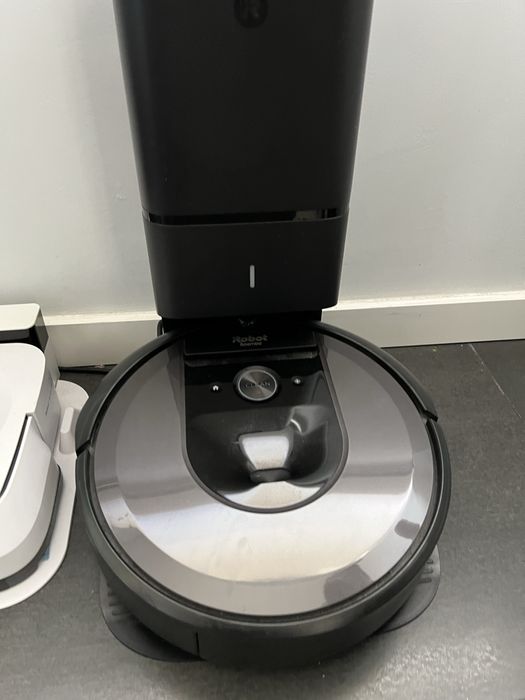 IRobot  Roomba I7+
