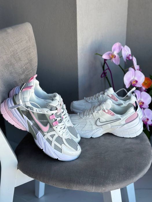 36-41 Nike V2K Runtekk White Grey Pink, найк рантек,весняні беж кроси