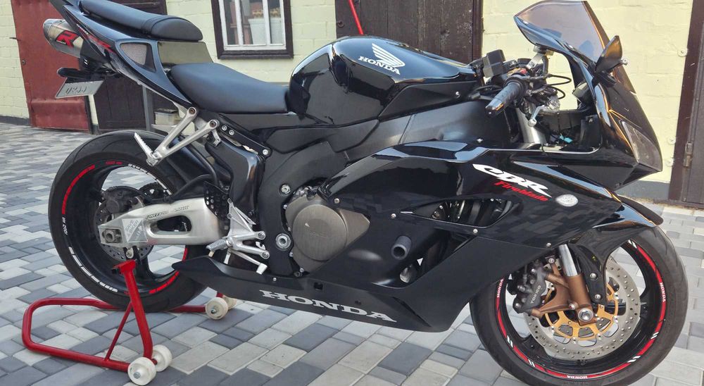Продам Honda FireBlade cbr1000rr