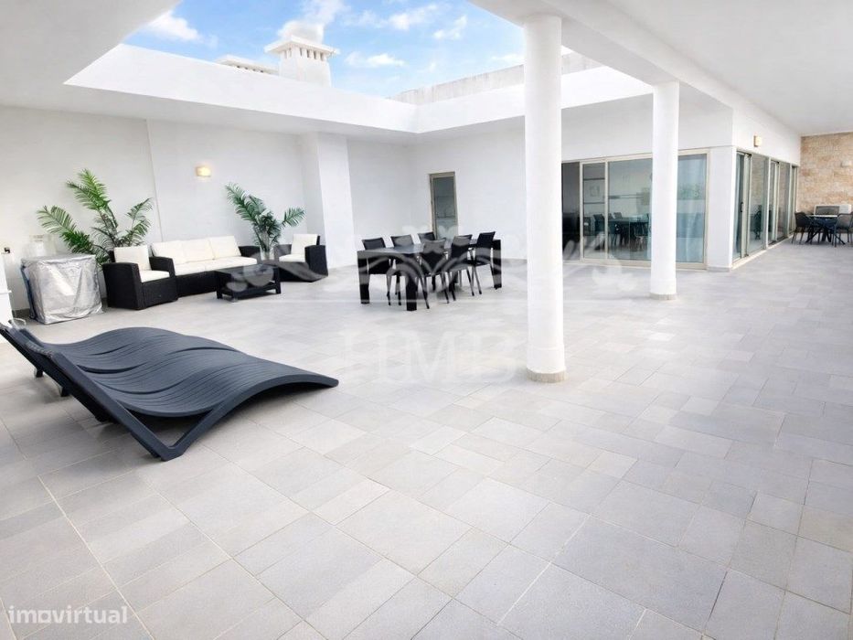 Exclusivo T2 com Terraço Exclusivo e Vista Ria em Empreendimento 4 ...