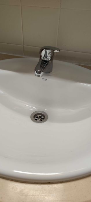 Móvel de casa de banho com lavatório
